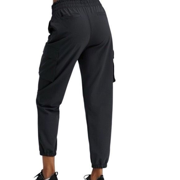 NWT Fabletics Black Franchise Woven Jogger Pants - Picture 3 of 4